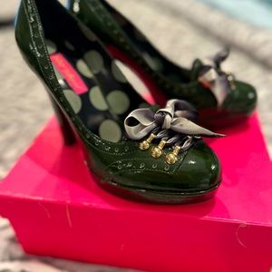 Betsey Johnson Green Platform Heels